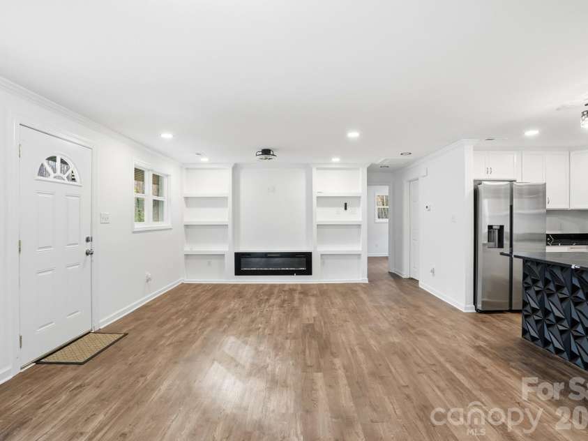 704 Border Street, Dallas, NC 28034.  MLS# CAR4342695, YatesRealty ID 3465. 