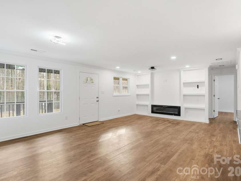 704 Border Street, Dallas, NC 28034.  MLS# CAR4342695, YatesRealty ID 3465. 