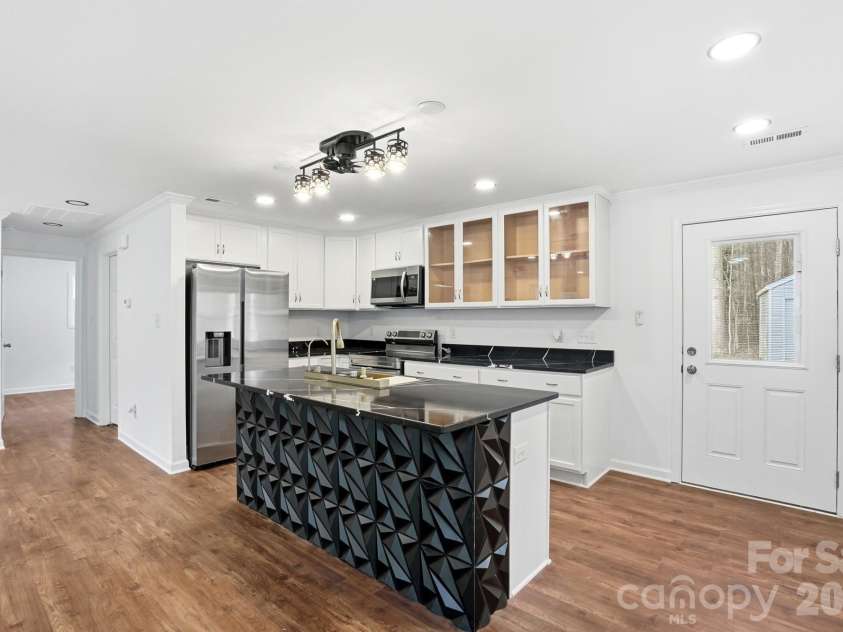 704 Border Street, Dallas, NC 28034.  MLS# CAR4342695, YatesRealty ID 3465. 