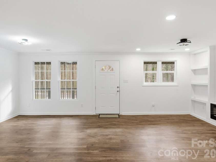 704 Border Street, Dallas, NC 28034.  MLS# CAR4342695, YatesRealty ID 3465. Front Entrance