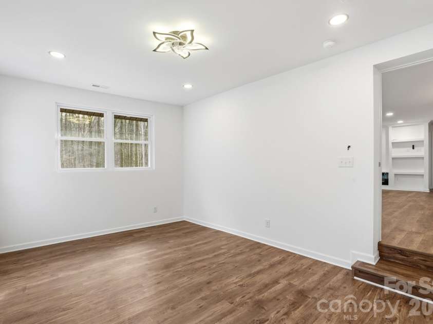 704 Border Street, Dallas, NC 28034.  MLS# CAR4342695, YatesRealty ID 3465. Primary Bathroom