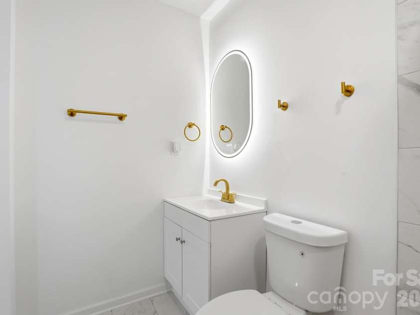 704 Border Street, Dallas, NC 28034.  MLS# CAR4342695, YatesRealty ID 3465. Primary Bathroom