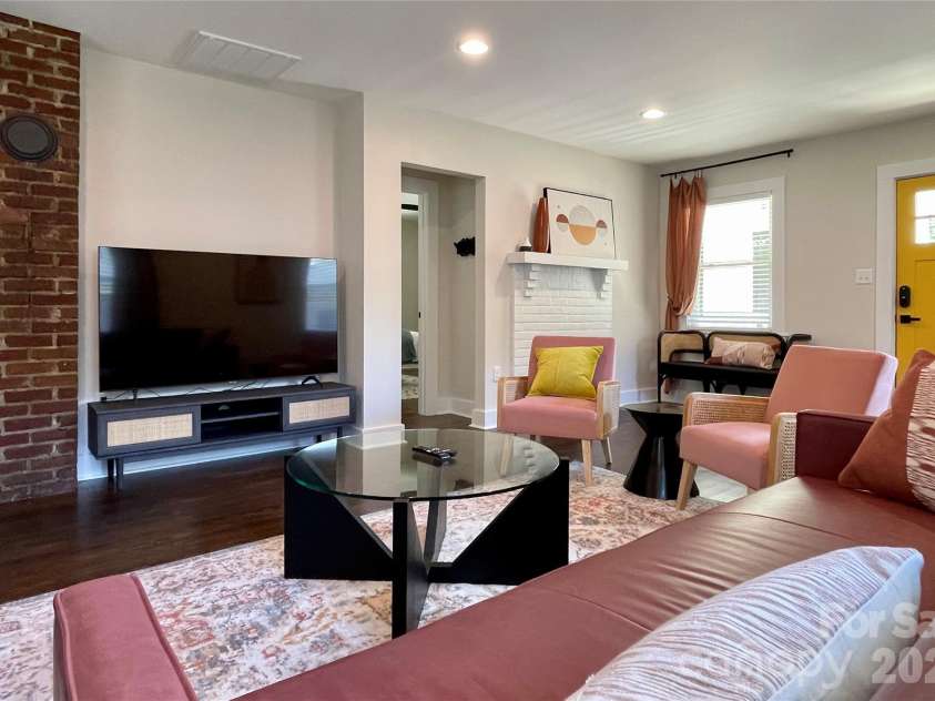 115 Powell Street, Swannanoa, NC 28778.  MLS# CAR4339812, YatesRealty ID 34650. 