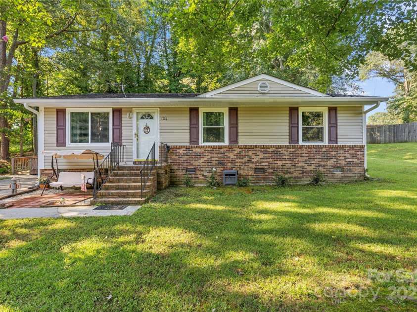 124 Willow Street, Stanley, NC 28164.  MLS# CAR4293206, YatesRealty ID 34650. Front of Home