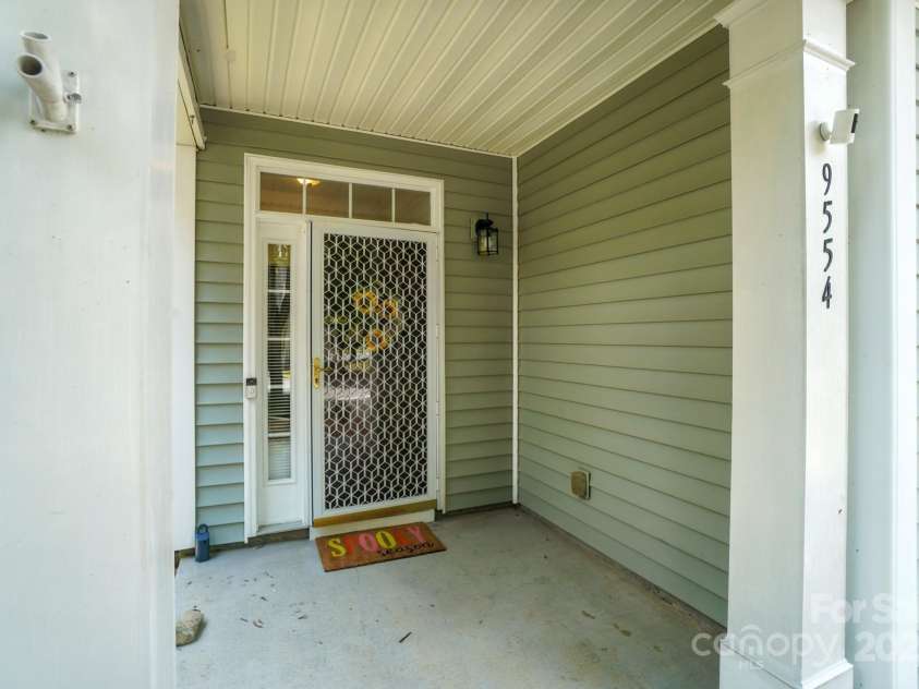 9554 Turning Wheel Drive, Charlotte, NC 28214.  MLS# CAR4290314, YatesRealty ID 34652. 