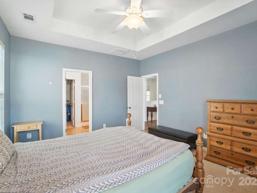 9554 Turning Wheel Drive, Charlotte, NC 28214.  MLS# CAR4290314, YatesRealty ID 34652. 