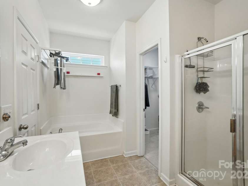 9554 Turning Wheel Drive, Charlotte, NC 28214.  MLS# CAR4290314, YatesRealty ID 34652. 