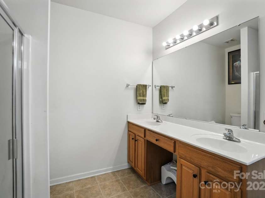 9554 Turning Wheel Drive, Charlotte, NC 28214.  MLS# CAR4290314, YatesRealty ID 34652. 