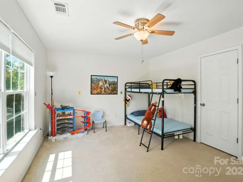 9554 Turning Wheel Drive, Charlotte, NC 28214.  MLS# CAR4290314, YatesRealty ID 34652. 