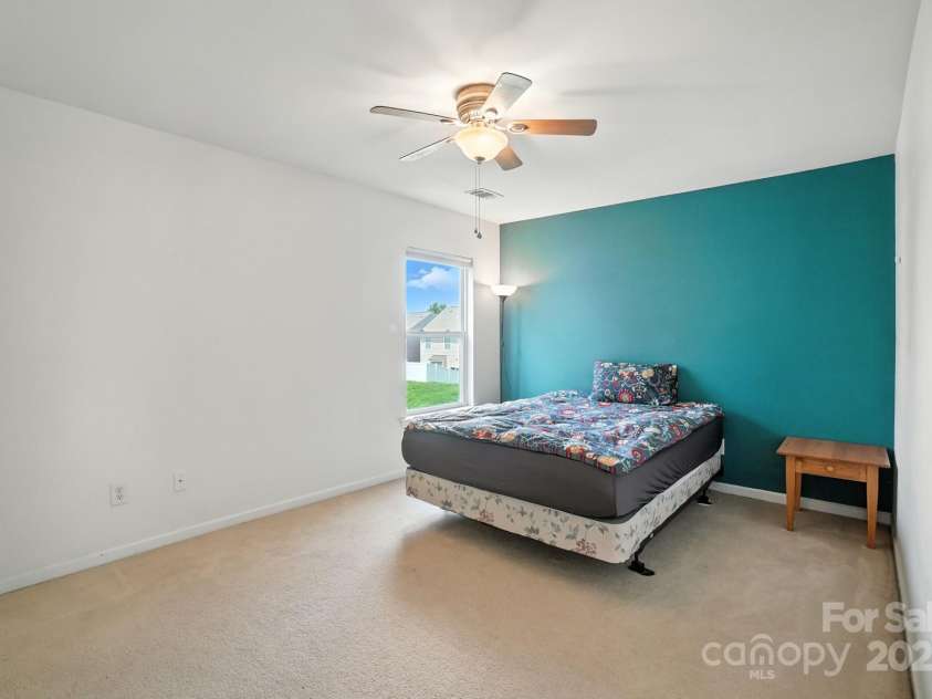 9554 Turning Wheel Drive, Charlotte, NC 28214.  MLS# CAR4290314, YatesRealty ID 34652. 