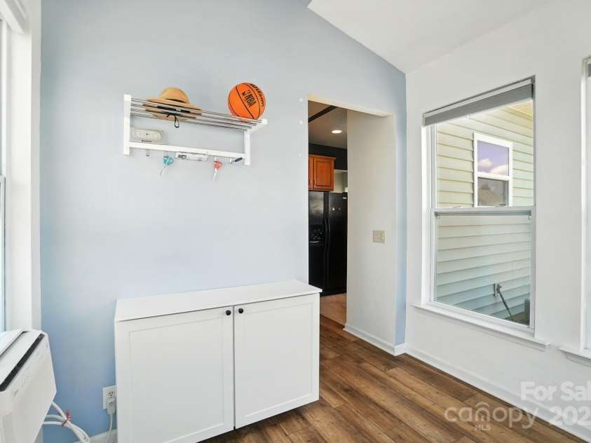 9554 Turning Wheel Drive, Charlotte, NC 28214.  MLS# CAR4290314, YatesRealty ID 34652. 