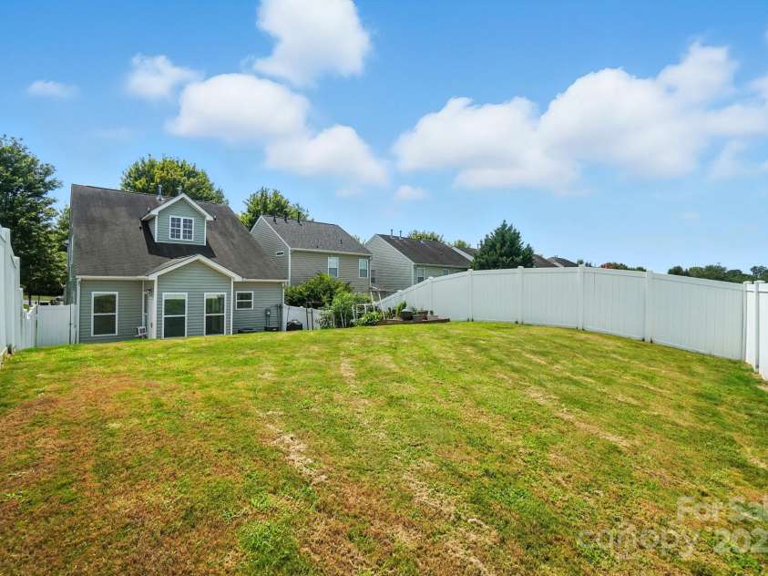 9554 Turning Wheel Drive, Charlotte, NC 28214.  MLS# CAR4290314, YatesRealty ID 34652. 