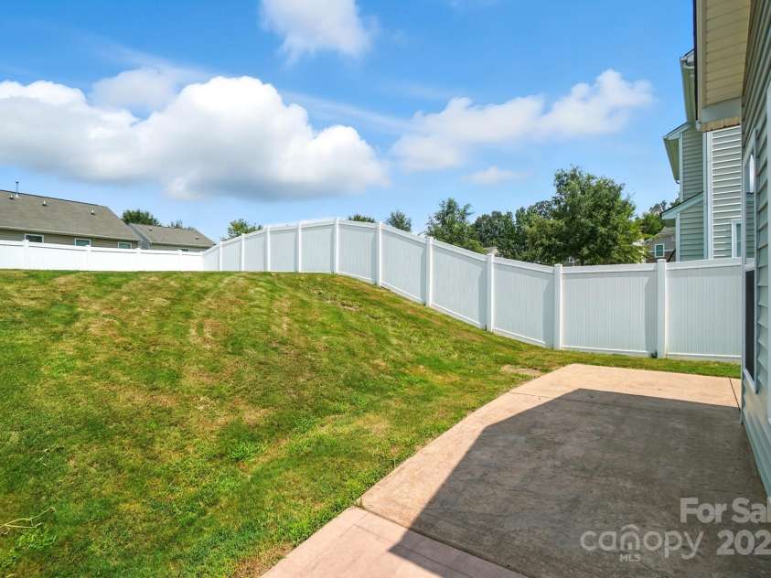 9554 Turning Wheel Drive, Charlotte, NC 28214.  MLS# CAR4290314, YatesRealty ID 34652. 