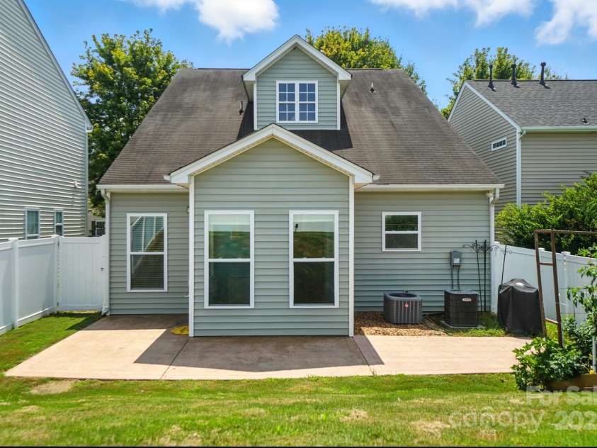 9554 Turning Wheel Drive, Charlotte, NC 28214.  MLS# CAR4290314, YatesRealty ID 34652. 