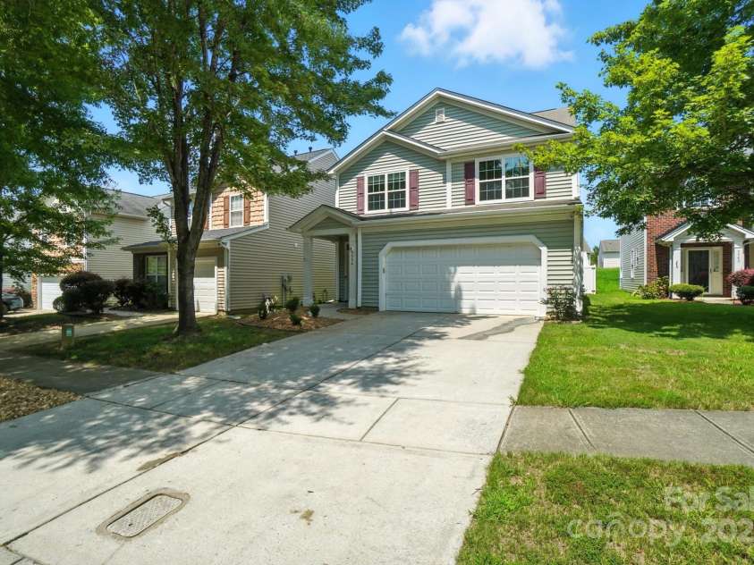 9554 Turning Wheel Drive, Charlotte, NC 28214.  MLS# CAR4290314, YatesRealty ID 34652. 