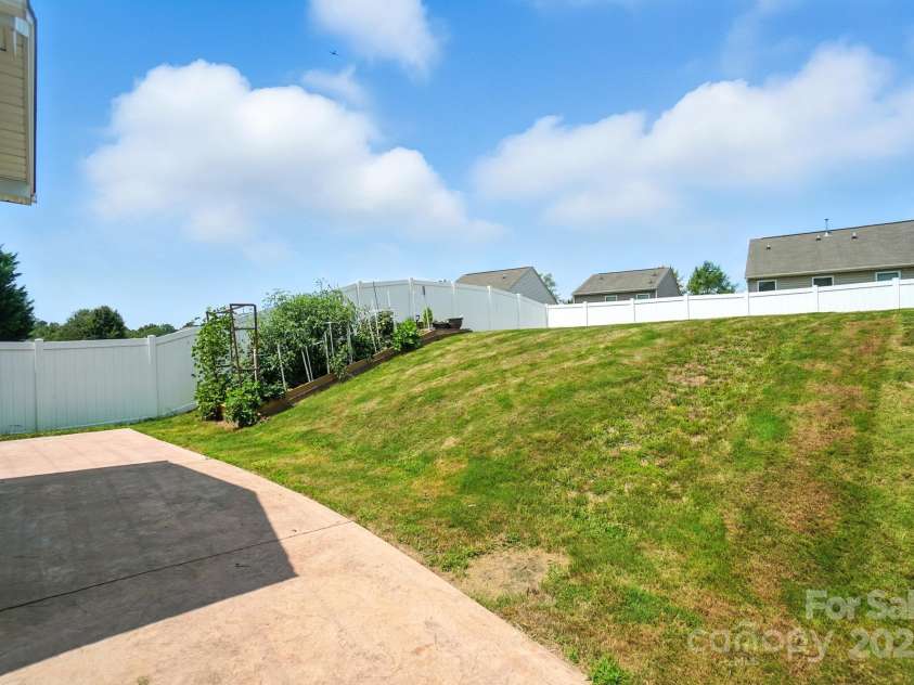 9554 Turning Wheel Drive, Charlotte, NC 28214.  MLS# CAR4290314, YatesRealty ID 34652. Raised bed garden