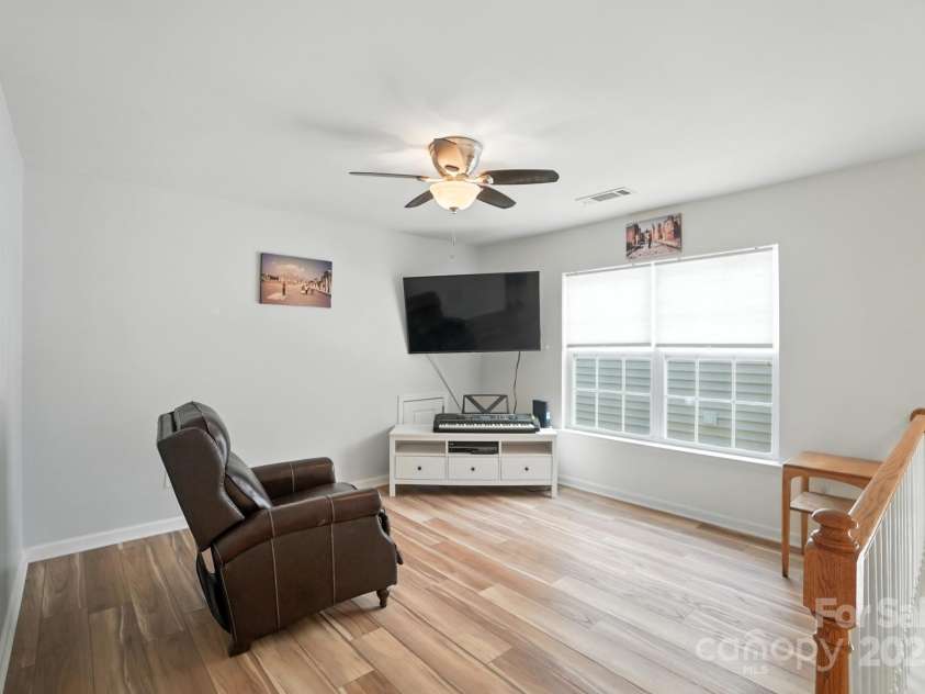 9554 Turning Wheel Drive, Charlotte, NC 28214.  MLS# CAR4290314, YatesRealty ID 34652. Versatile loft space