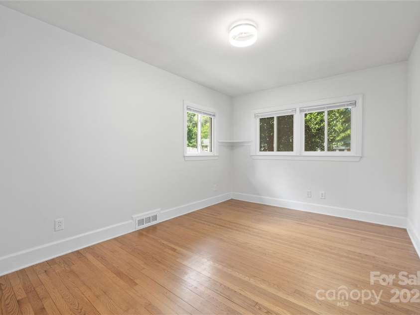 4742 Emory Lane, Charlotte, NC 28211.  MLS# CAR4271351, YatesRealty ID 34653. Bedroom 3