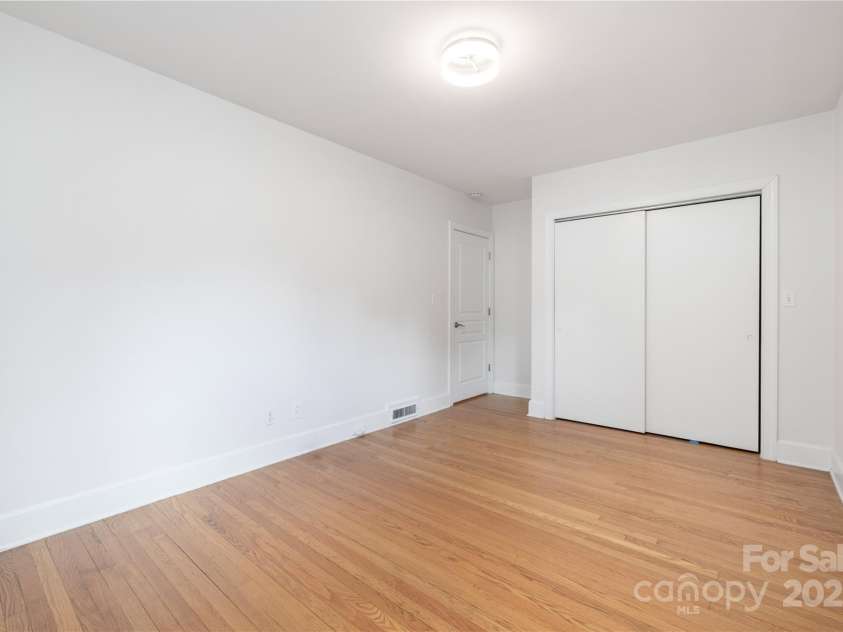 4742 Emory Lane, Charlotte, NC 28211.  MLS# CAR4271351, YatesRealty ID 34653. Bedroom 3