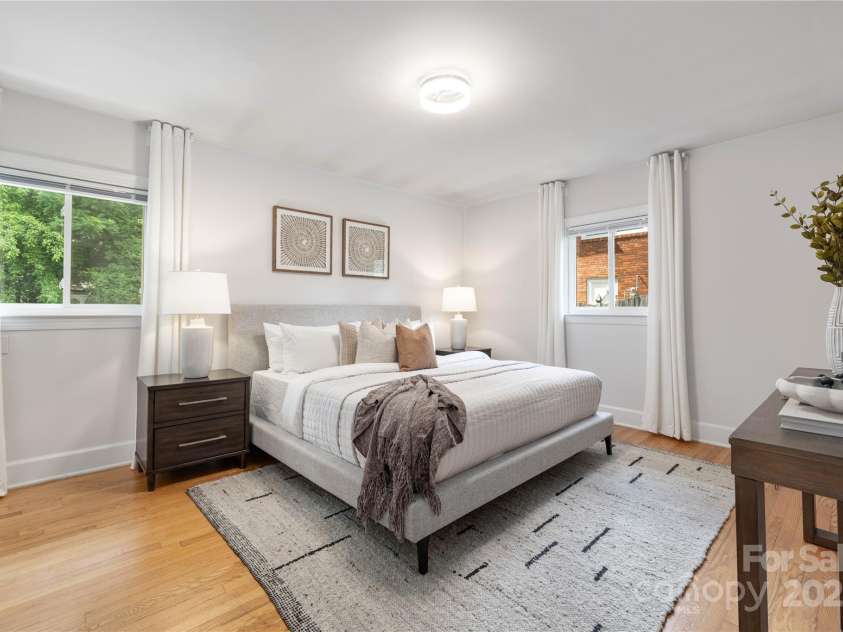4742 Emory Lane, Charlotte, NC 28211.  MLS# CAR4271351, YatesRealty ID 34653. Primary Bedroom