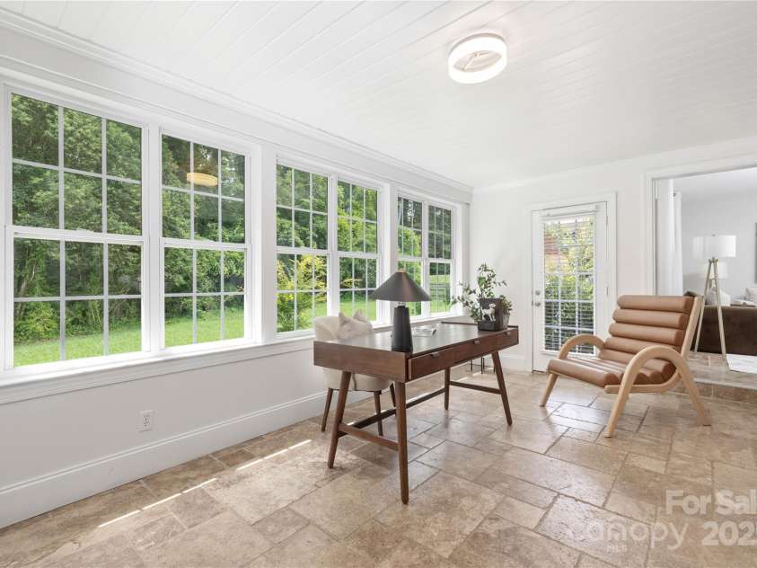 4742 Emory Lane, Charlotte, NC 28211.  MLS# CAR4271351, YatesRealty ID 34653. Sunroom/Flex Space
