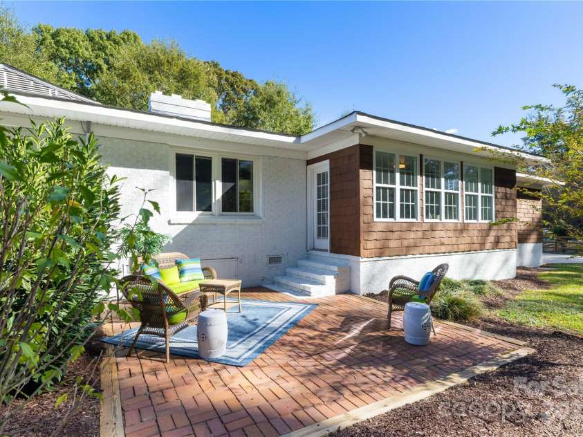 4742 Emory Lane, Charlotte, NC 28211.  MLS# CAR4312818, YatesRealty ID 34653. 