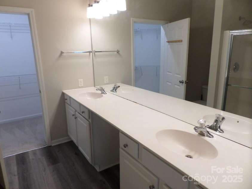 3224 Margellina Drive, Charlotte, NC 28210.  MLS# CAR4279478, YatesRealty ID 34654. 