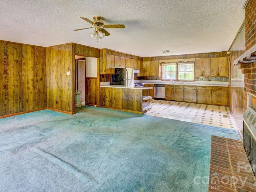 3641 Tryon Courthouse Road, Cherryville, NC 28021.  MLS# CAR4398519, YatesRealty ID 34655. Great Room