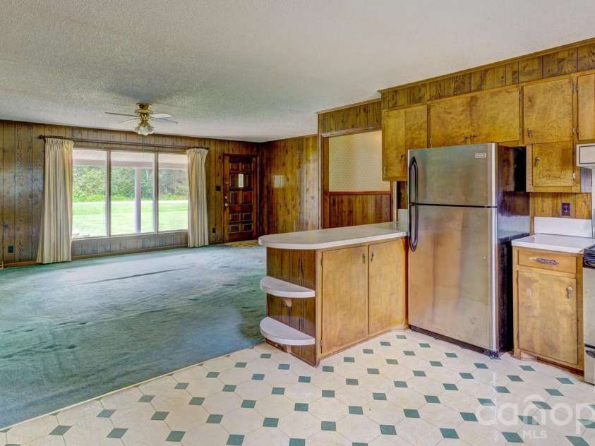 3641 Tryon Courthouse Road, Cherryville, NC 28021.  MLS# CAR4398519, YatesRealty ID 34655. Kitchen