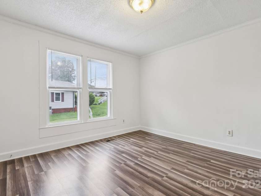 105 Catawba Street, Belmont, NC 28012.  MLS# CAR4295162, YatesRealty ID 34656. 