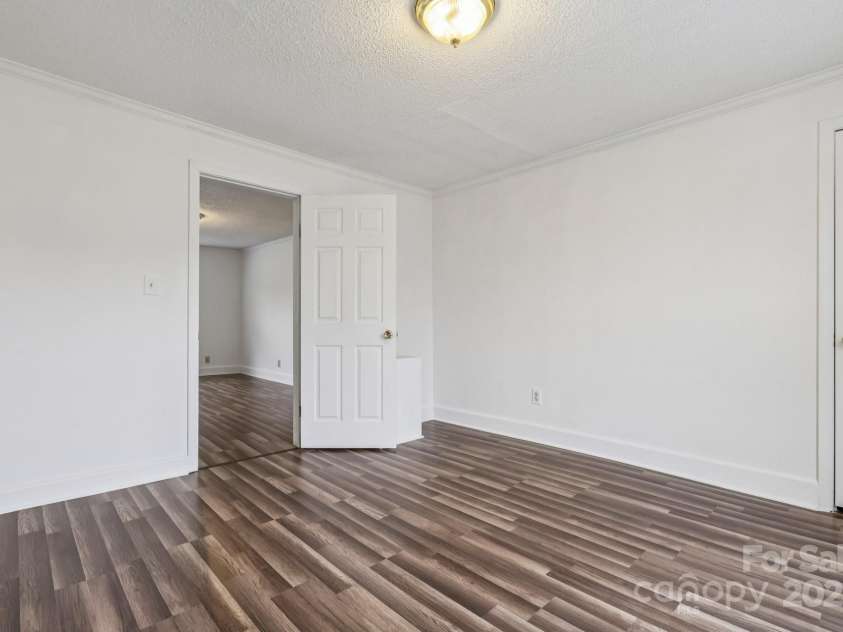 105 Catawba Street, Belmont, NC 28012.  MLS# CAR4295162, YatesRealty ID 34656. 