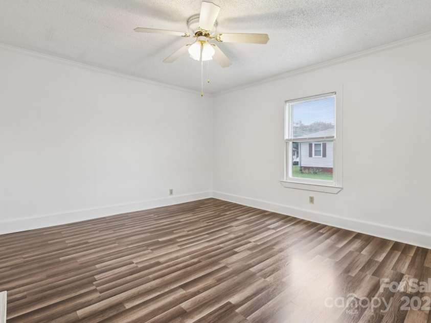 105 Catawba Street, Belmont, NC 28012.  MLS# CAR4295162, YatesRealty ID 34656. 