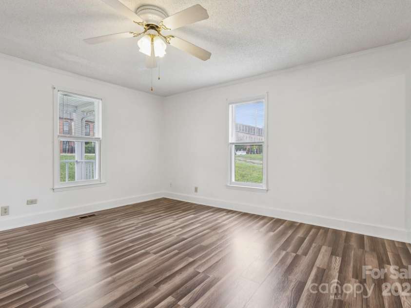 105 Catawba Street, Belmont, NC 28012.  MLS# CAR4295162, YatesRealty ID 34656. 