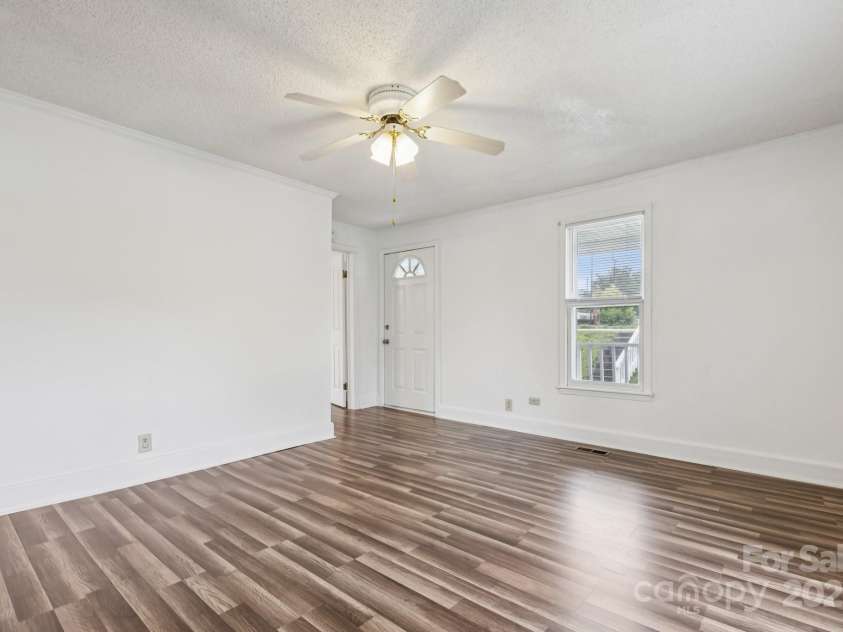 105 Catawba Street, Belmont, NC 28012.  MLS# CAR4295162, YatesRealty ID 34656. 