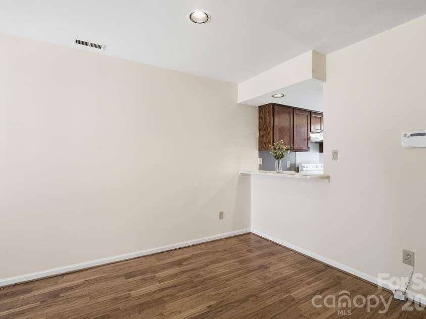 2954 Iron Gate Lane, Charlotte, NC 28212.  MLS# CAR4396954, YatesRealty ID 34657. Dining Area