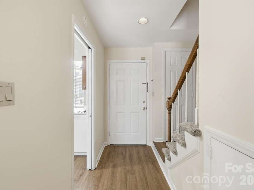 2954 Iron Gate Lane, Charlotte, NC 28212.  MLS# CAR4396954, YatesRealty ID 34657. Entry Hall