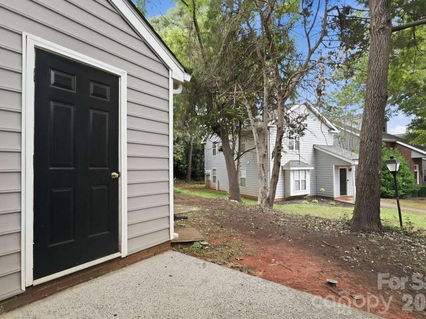 2954 Iron Gate Lane, Charlotte, NC 28212.  MLS# CAR4396954, YatesRealty ID 34657. Storage Room
