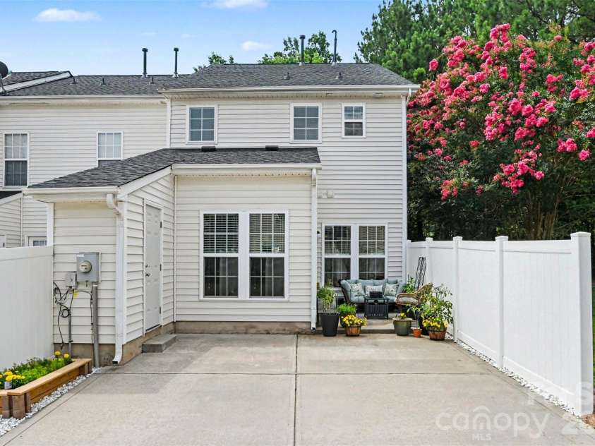 929 Coolsprings Lane, Rock Hill, SC 29730.  MLS# CAR4398665, YatesRealty ID 34659. 