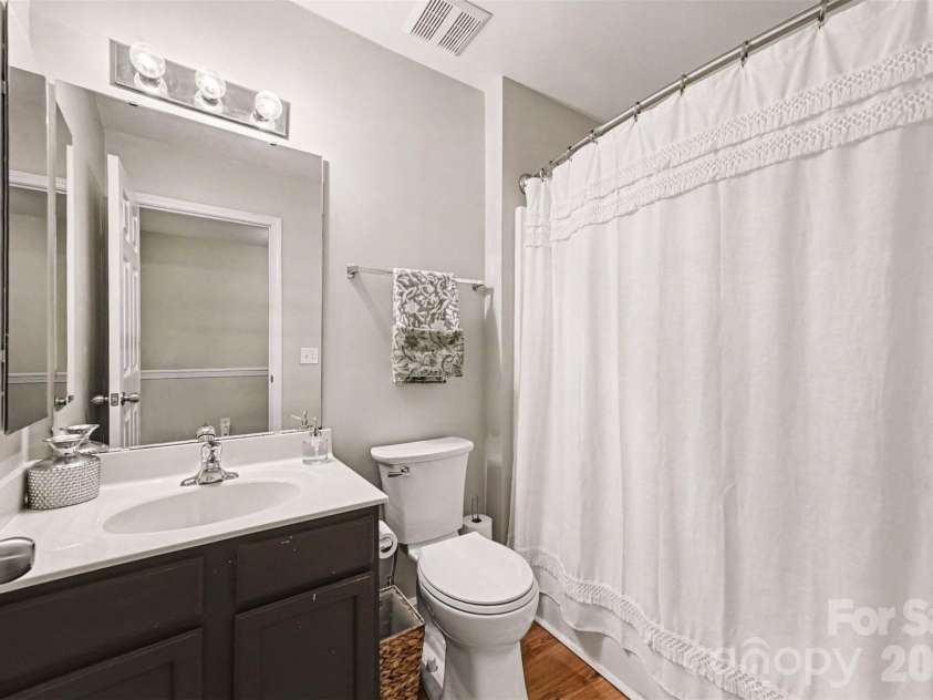 929 Coolsprings Lane, Rock Hill, SC 29730.  MLS# CAR4398665, YatesRealty ID 34659. Secondary Bath