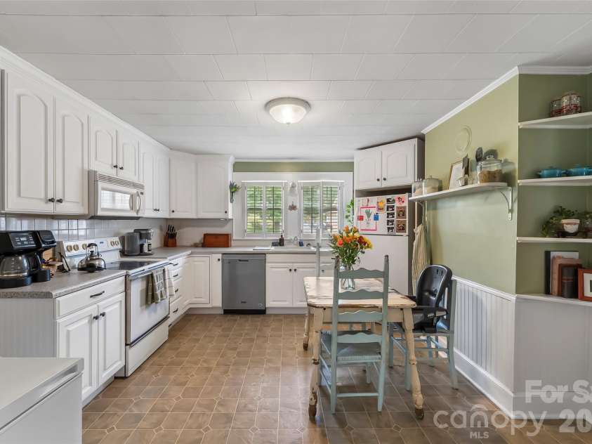 2290 US 70 Highway, Morganton, NC 28655.  MLS# CAR4310934, YatesRealty ID 3466. 