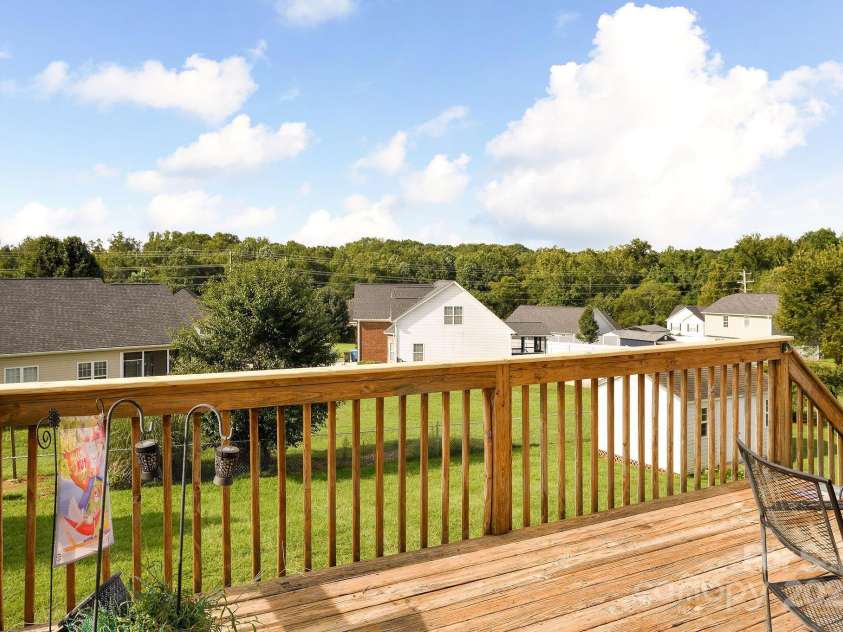 135 Winding Creek Road, Mocksville, NC 27028.  MLS# CAR4296191, YatesRealty ID 34660. 