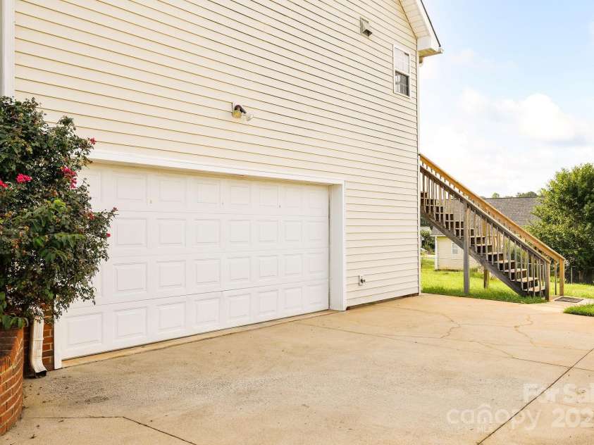 135 Winding Creek Road, Mocksville, NC 27028.  MLS# CAR4296191, YatesRealty ID 34660. 