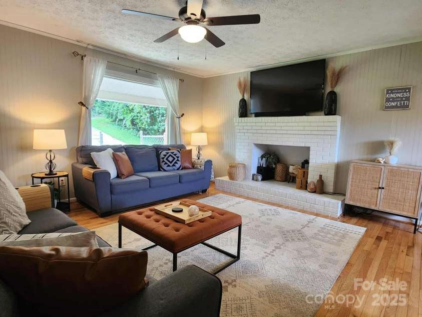 1309 Winfield Place, Lenoir, NC 28645.  MLS# CAR4296746, YatesRealty ID 34661. 