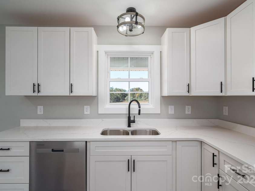 367 Northbrook III School Road, Vale, NC 28168.  MLS# CAR4296646, YatesRealty ID 34664. Kitchen