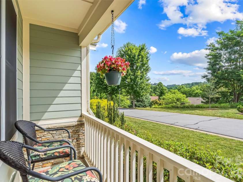 15 Craftsman View Drive, Asheville, NC 28804.  MLS# CAR4398453, YatesRealty ID 34665. 