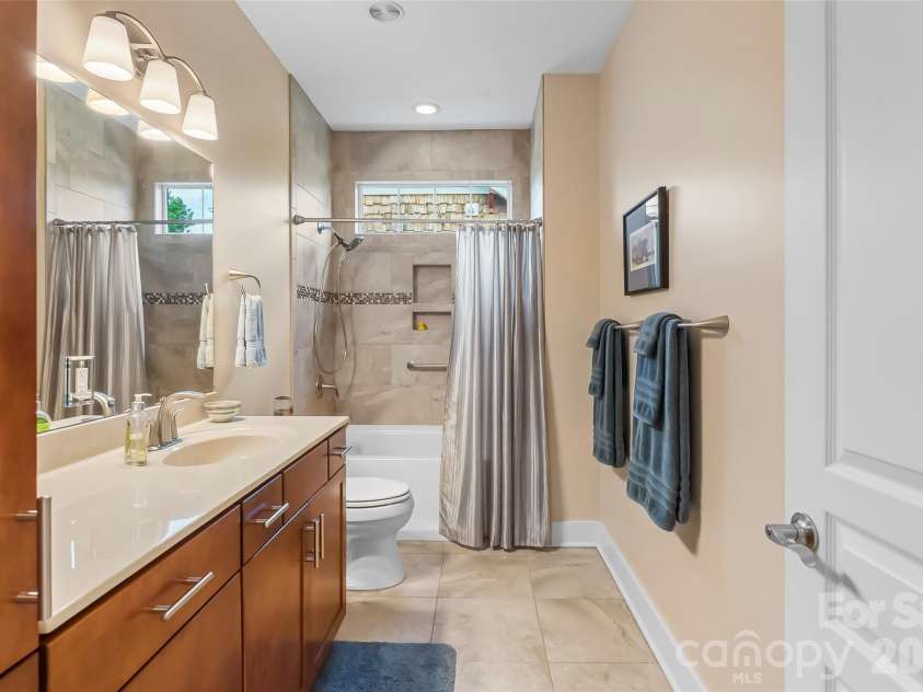 15 Craftsman View Drive, Asheville, NC 28804.  MLS# CAR4398453, YatesRealty ID 34665. 