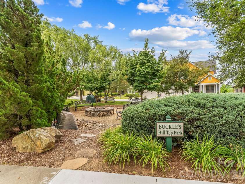 15 Craftsman View Drive, Asheville, NC 28804.  MLS# CAR4398453, YatesRealty ID 34665. Community recreation area with firepit