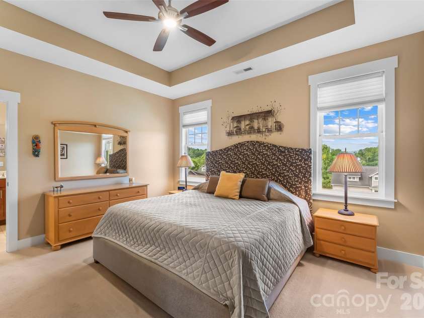 15 Craftsman View Drive, Asheville, NC 28804.  MLS# CAR4398453, YatesRealty ID 34665. Primary Suite