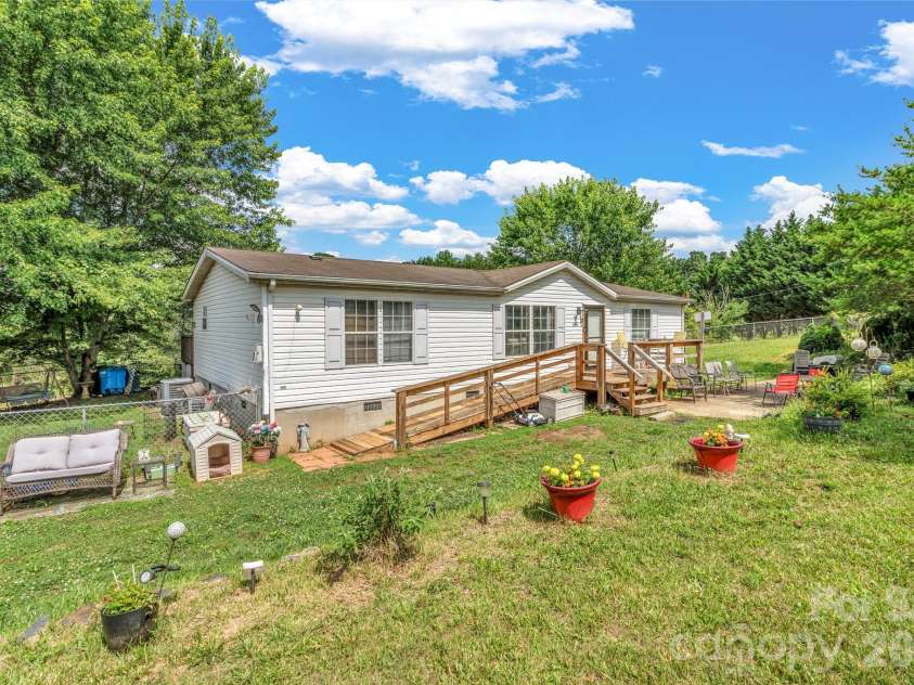 147 High Valley Estates Drive, Alexander, NC 28701.  MLS# CAR4399897, YatesRealty ID 34666. 