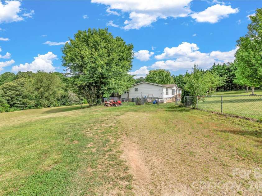 147 High Valley Estates Drive, Alexander, NC 28701.  MLS# CAR4399897, YatesRealty ID 34666. 